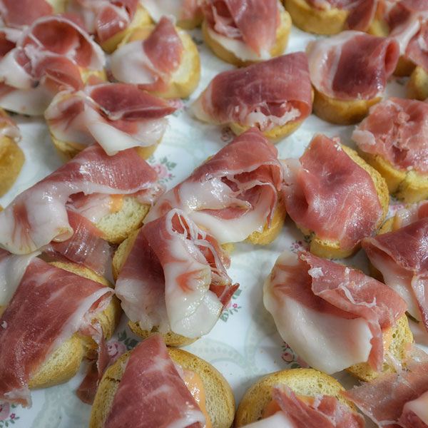 aperitivo de jamón jardin la vereda